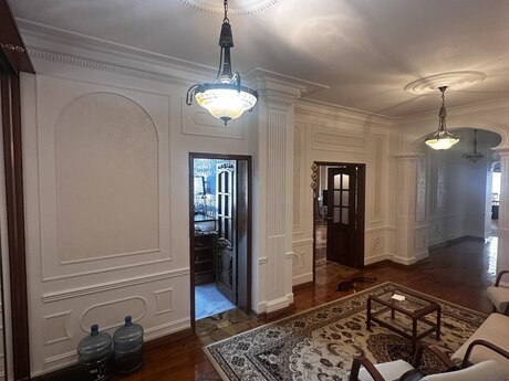 Kirayə 4 otaqlı mənzil, 230 m², 28 May: 400 ₼/ay 2