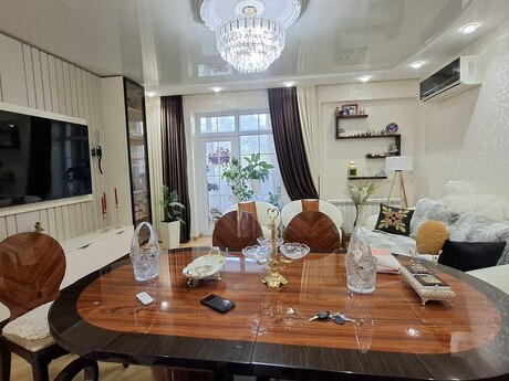 3-комнатная квартира, 130 м², İnşaatçılar: 350 000 ₼ 3