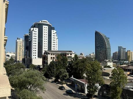 3-комнатная квартира, 166 м², Nəriman Nərimanov: 425 000 ₼ 3