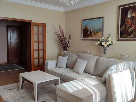 Kirayə 2 otaqlı mənzil, 80 m², Nizami: 1 000 ₼/ay 3