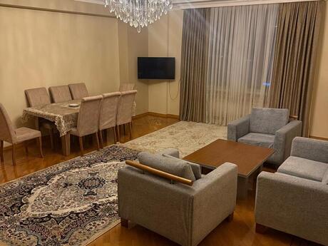 4-room new-build apartment for sale in Gənclik, 212 m², 495 000 AZN, photo 2 / 12