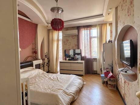 3-комнатная квартира, 135 м², Şah İsmayıl Xətai: 389 000 ₼ 3