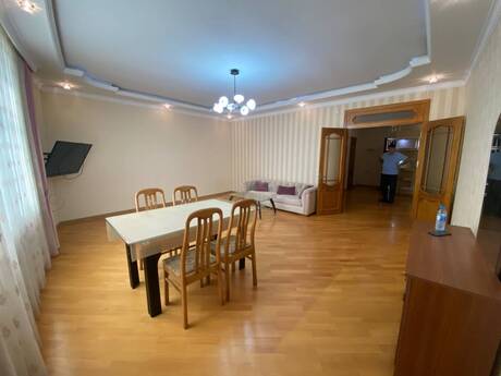 3-room apartment, 132 m², 20 Yanvar: 300 000 ₼ 3