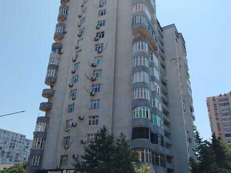3-room apartment, 132 m², 20 Yanvar: 300 000 ₼ 2