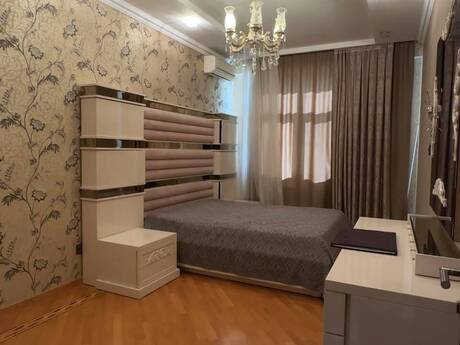 3-комнатная квартира, 148 м², 28 May: 550 000 ₼ 4