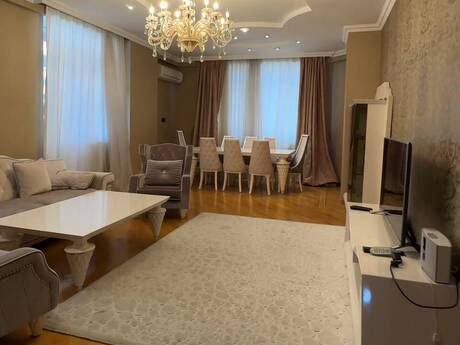 3-комнатная квартира, 148 м², 28 May: 550 000 ₼ 3