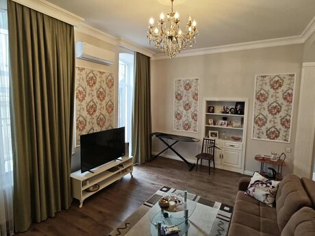 5 otaqlı həyət evi, 200 m², İçəri Şəhər: 800 000 ₼ 3