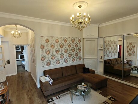 5 otaqlı həyət evi, 200 m², İçəri Şəhər: 800 000 ₼ 2