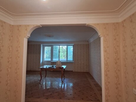 4-room old-build apartment for sale in Neftçilər, 85 m², 239 900 AZN, photo 4 / 12
