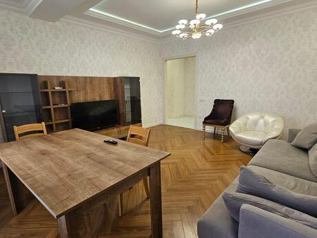 3 rooms · 130 m² · floor 7/18, Nəriman Nərimanov