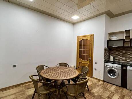 2-room apartment for rent, 95 m², 8 Noyabr: 1 000 ₼/mo 3
