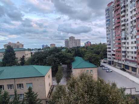 Kirayə 4 otaqlı mənzil, 150 m², 3-cü mikrorayon: 800 ₼/ay 3