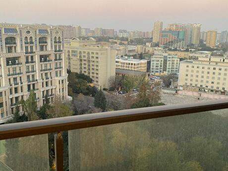 3-room apartment for rent, 175 m², İzmir Residence: 2 300 ₼/mo 5