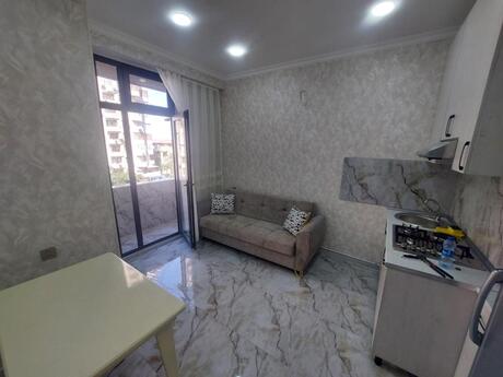 2-room apartment for rent, 60 m², Qara Qarayev: 700 ₼/mo 2
