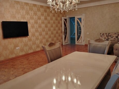 Аренда: 4-комнатная квартира, 175 м², Nizami: 1 300 ₼/мес 3