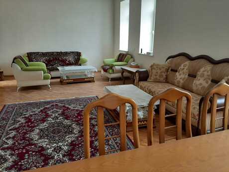 3-room apartment for rent, 145 m², Sahil: 1 000 ₼/mo 3