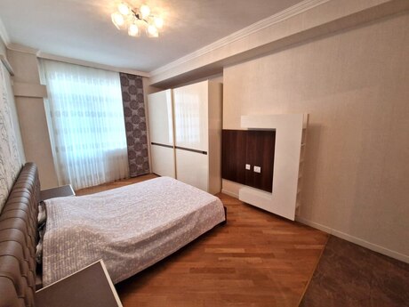4-room apartment for rent, 175 m², Nəriman Nərimanov: 1 600 ₼/mo 5