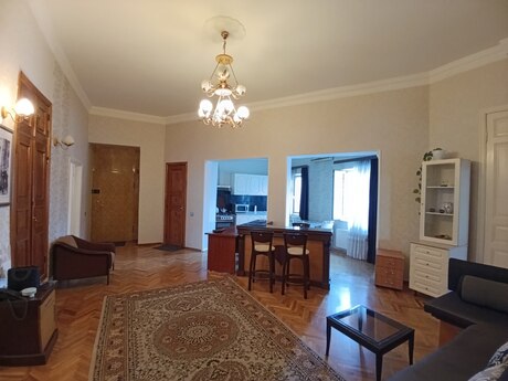 3-room apartment for rent, 120 m², Sahil: 1 250 ₼/mo 2