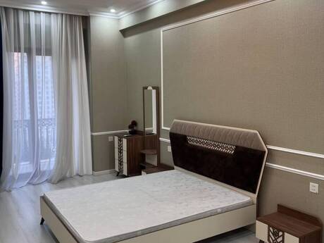 4-room apartment for rent, 180 m², Elmlər Akademiyası: 1 945 ₼/mo 5