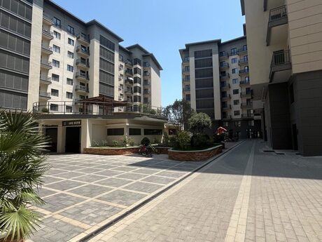 5 otaqlı mənzil, 222 m², Ağ şəhər: 1 065 000 ₼ 2