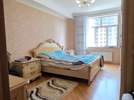 3 Qara Qarayev