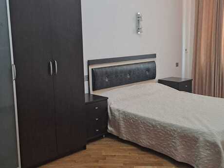 3-room apartment for rent, 135 m², Nizami: 1 500 ₼/mo 4