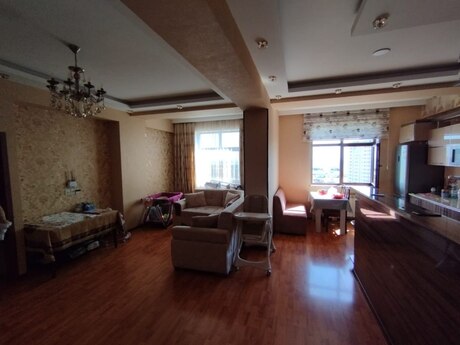 3-room apartment for rent, 90 m², Həzi Aslanov: 700 ₼/mo 2