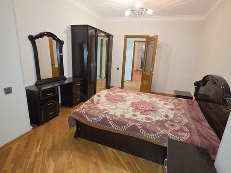 3-room apartment for rent, 80 m², İçəri Şəhər: 850 ₼/mo 3