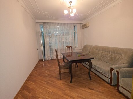 Elan №6465231 - Bakı, İçəri Şəhər m., 3 otaqlı, 80 m², 3/5 mərtəbə