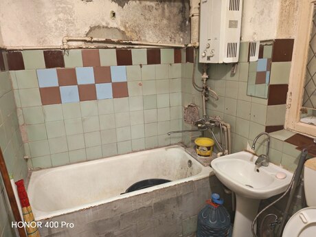 3-room apartment for rent, 65 m², Neftçilər: 300 ₼/mo 4