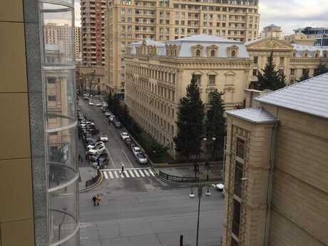 3-room apartment for rent, 280 m², Nizami: 2 200 ₼/mo 2