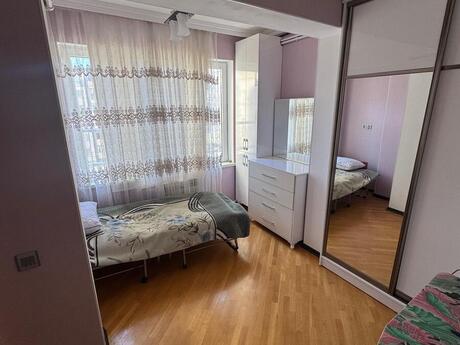 3-room apartment for rent, 80 m², 8 Noyabr: 749 ₼/mo 5