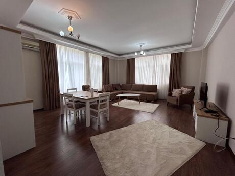 5-room apartment, 150 m², Səbail: 355 000 ₼ 2