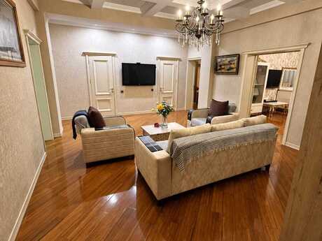 4-room apartment, 180 m², Elmlər Akademiyası: 450 000 ₼ 2