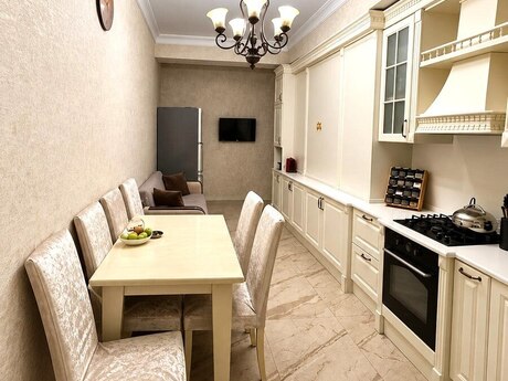 4-room apartment, 180 m², Elmlər Akademiyası: 450 000 ₼ 3