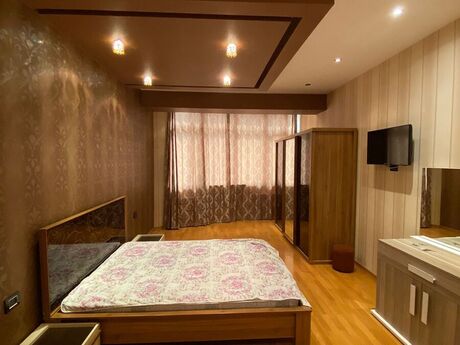 3-room apartment for rent, 170 m², Nizami: 1 600 ₼/mo 2