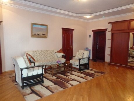 Elan №6484333 - Bakı, Elmlər Akademiyası m., 4 otaqlı, 190 m², 10/16 mərtəbə