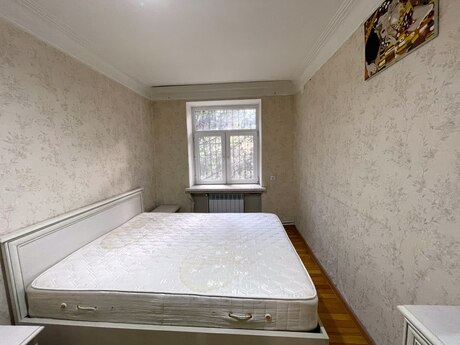 Объявление №6484375 - Баку, м. Элмляр Академиясы, 3-комн., 70 м², 2/5 этаж