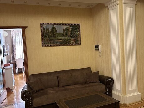 Kirayə 3 otaqlı mənzil, 130 m², Nəriman Nərimanov: 1 300 ₼/ay 2