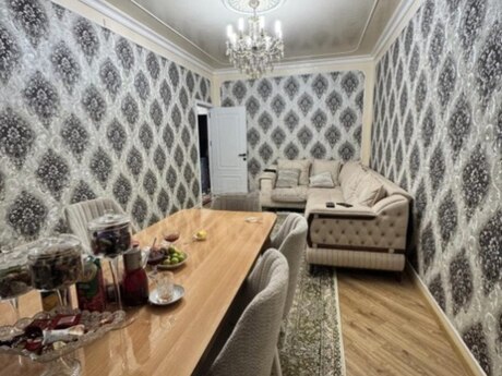 4-room apartment, 120 m², Azadlıq Prospekti: 275 000 ₼ 2