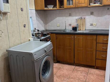 3-room apartment for rent, 105 m², Sahil: 700 ₼/mo 5