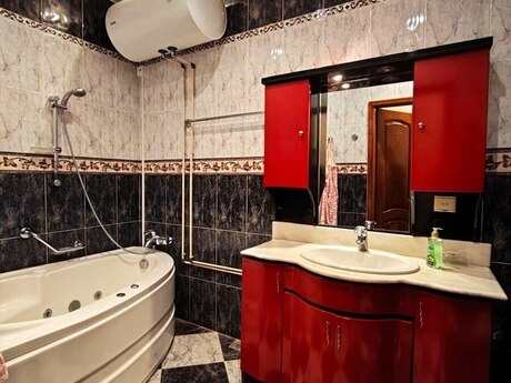 Kirayə 4 otaqlı mənzil, 180 m², 28 May: 1 400 ₼/ay 5