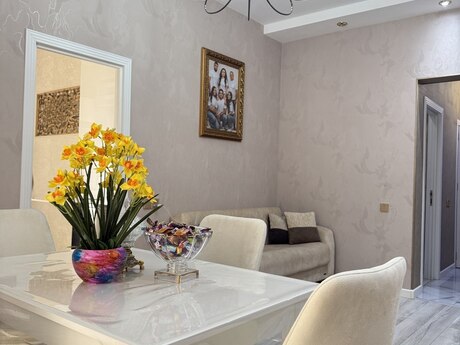 2-room apartment for rent, 65 m², 8 Noyabr: 1 000 ₼/mo 3