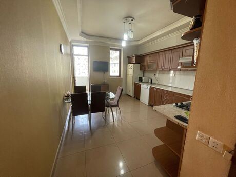 Elan №6484884 - Bakı, İnşaatçılar m., 3 otaqlı, 130 m², 9/10 mərtəbə