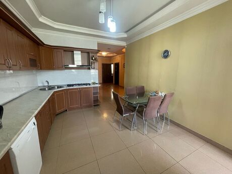 İnşaatçılarda 3 otaqlı yeni tikili mənzil satılır, 130 m², 290 000 AZN, şəkil 2 / 12