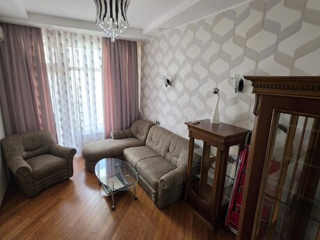 Kirayə 4 otaqlı mənzil, 175 m², 28 May: 1 900 ₼/ay 5