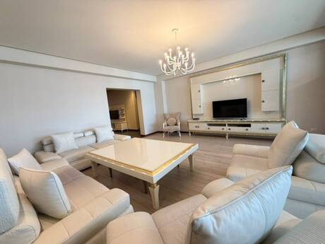 3-room apartment for rent, 200 m², Şah İsmayıl Xətai: 3 000 ₼/mo 4