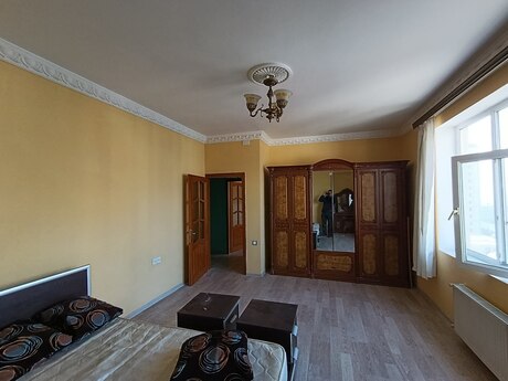 3-room apartment for rent, 125 m², Şah İsmayıl Xətai: 800 ₼/mo 5