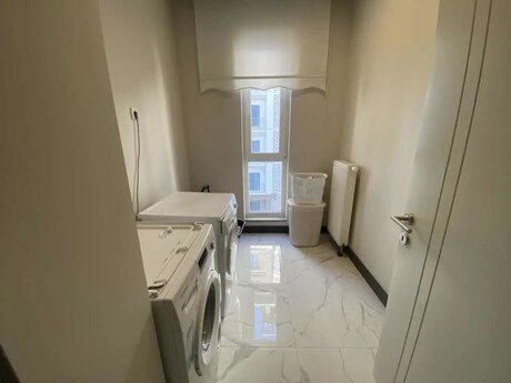 3-room apartment for rent, 150 m², Nəriman Nərimanov: 2 400 ₼/mo 2