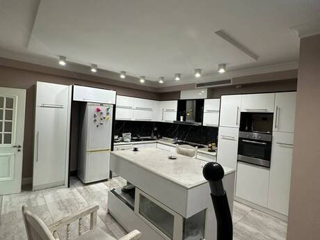 Elan №6485059 - Bakı, Nizami m., 4 otaqlı, 180 m², 11/16 mərtəbə